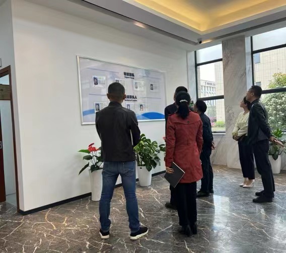 ?熱烈歡迎雨花經(jīng)開區(qū)領(lǐng)導(dǎo)一行來訪紐帕科技！